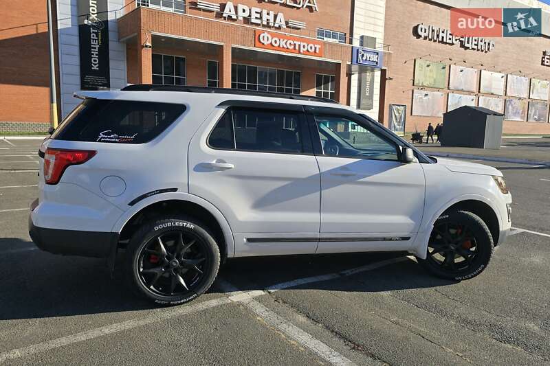Позашляховик / Кросовер Ford Explorer 2016 в Броварах