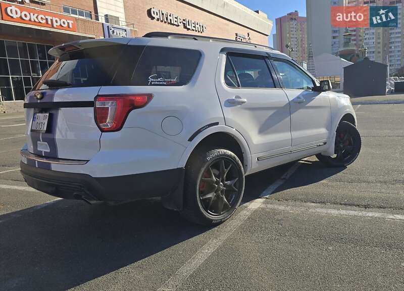 Внедорожник / Кроссовер Ford Explorer 2016 в Броварах