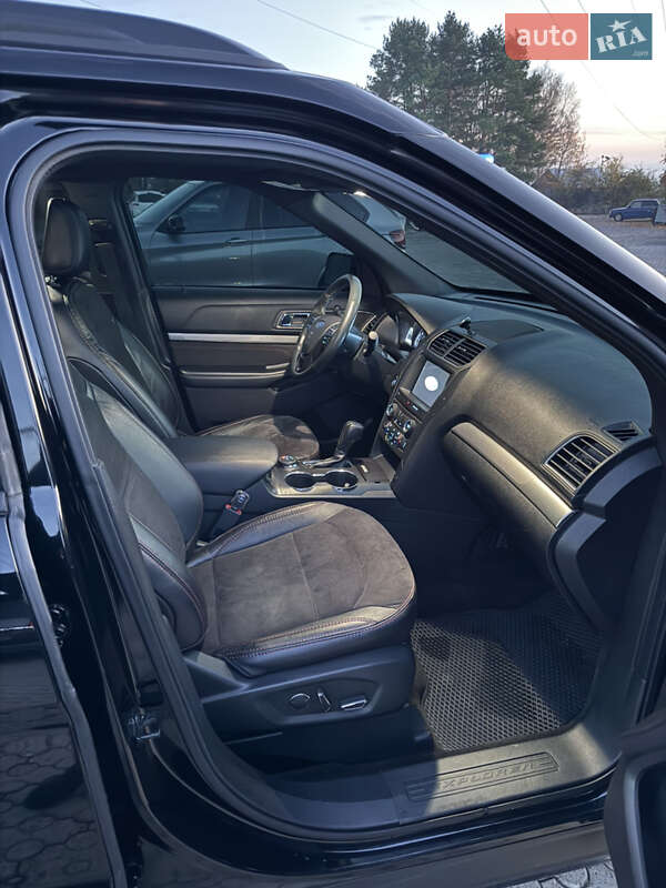 Внедорожник / Кроссовер Ford Explorer 2018 в Черновцах