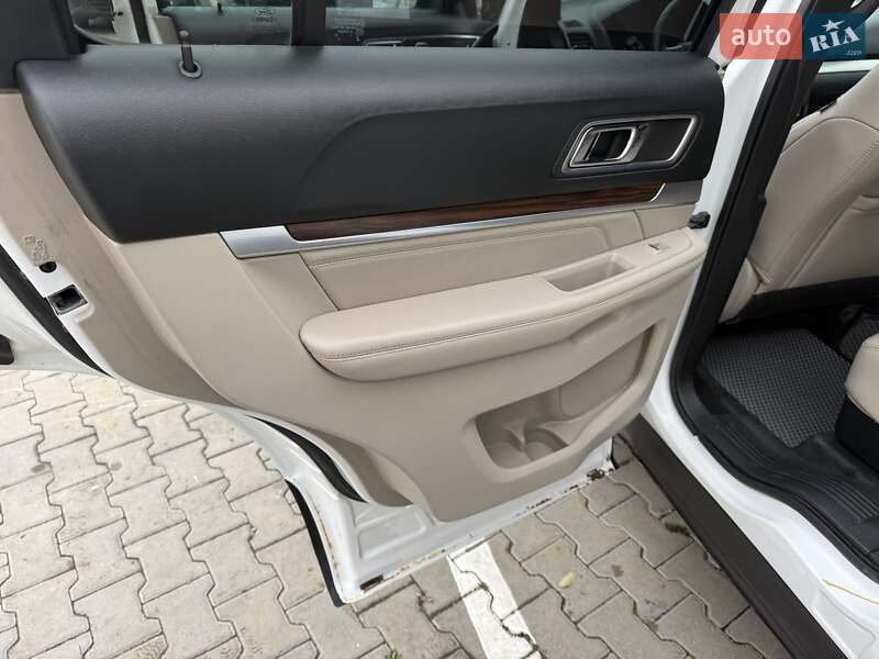 Позашляховик / Кросовер Ford Explorer 2016 в Києві фото 20 Позашляховик / Кросовер Ford Explorer 2016 в Києві