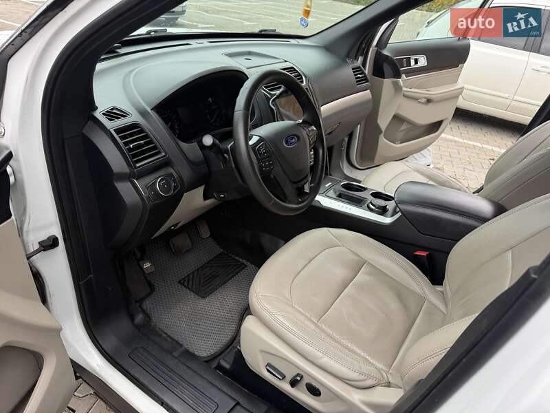 Позашляховик / Кросовер Ford Explorer 2016 в Києві фото 31 Позашляховик / Кросовер Ford Explorer 2016 в Києві