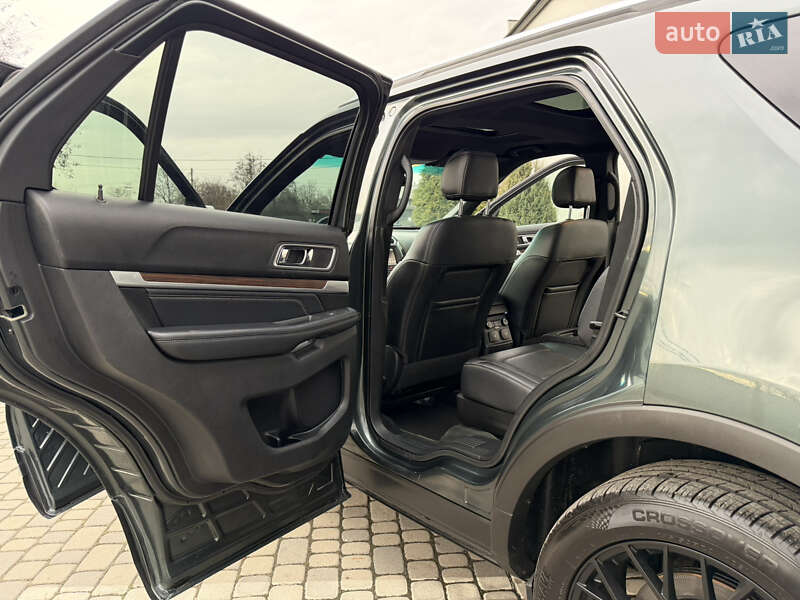 Внедорожник / Кроссовер Ford Explorer 2016 в Ивано-Франковске