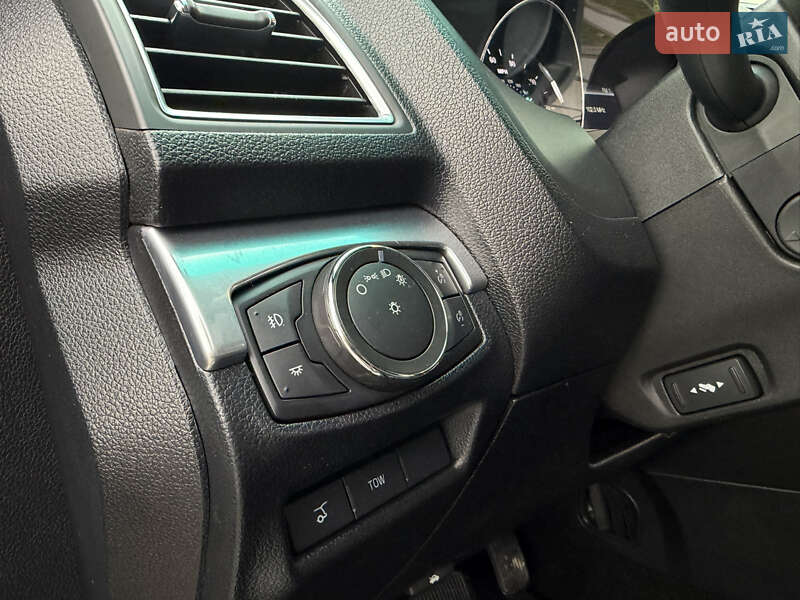 Внедорожник / Кроссовер Ford Explorer 2016 в Ивано-Франковске