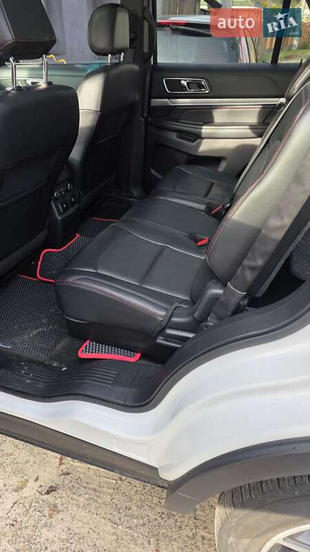 Позашляховик / Кросовер Ford Explorer 2016 в Ірпені
