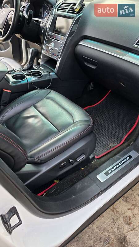 Позашляховик / Кросовер Ford Explorer 2016 в Ірпені