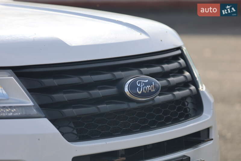 Внедорожник / Кроссовер Ford Explorer 2015 в Каменец-Подольском