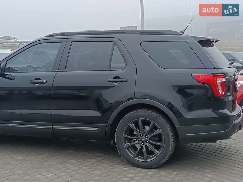 Позашляховик / Кросовер Ford Explorer 2018 в Львові