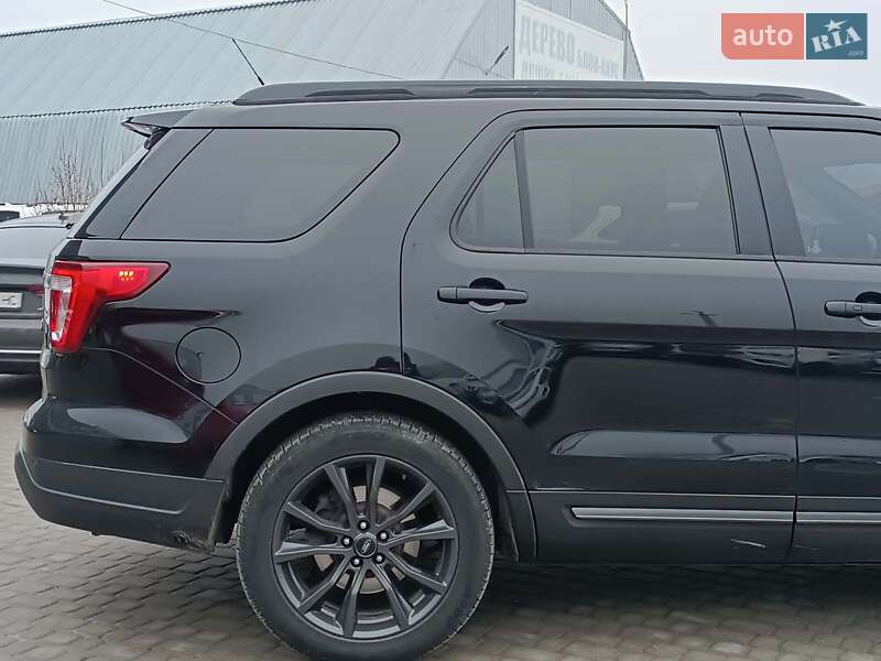 Позашляховик / Кросовер Ford Explorer 2018 в Львові