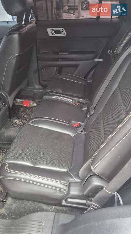 Позашляховик / Кросовер Ford Explorer 2013 в Первомайську