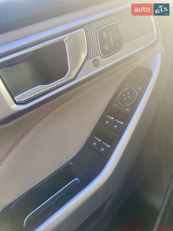 Внедорожник / Кроссовер Ford Explorer 2021 в Чернигове