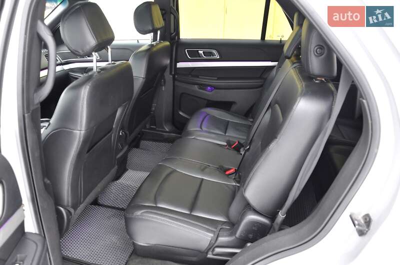 Внедорожник / Кроссовер Ford Explorer 2016 в Львове