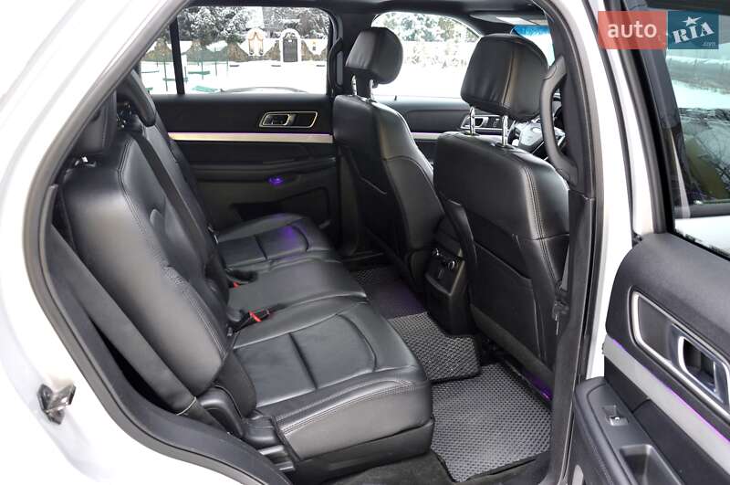 Внедорожник / Кроссовер Ford Explorer 2016 в Львове