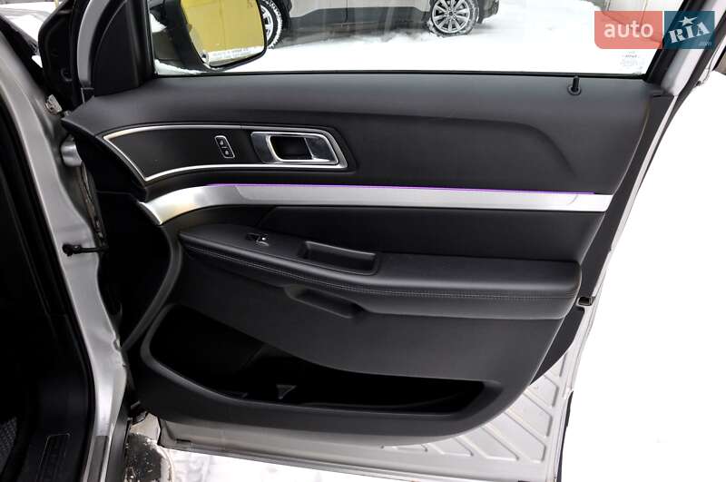 Внедорожник / Кроссовер Ford Explorer 2016 в Львове