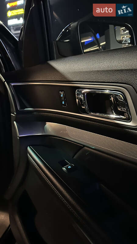 Внедорожник / Кроссовер Ford Explorer 2016 в Буче