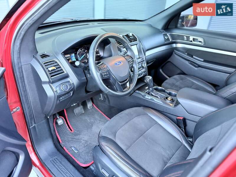Позашляховик / Кросовер Ford Explorer 2018 в Шепетівці