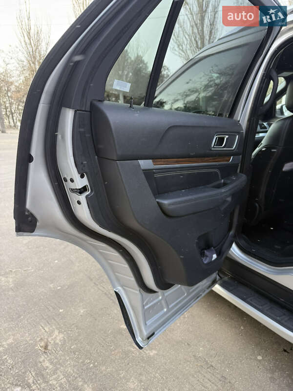 Позашляховик / Кросовер Ford Explorer 2019 в Миколаєві