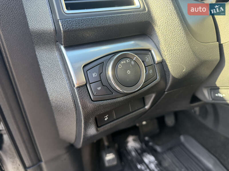 Позашляховик / Кросовер Ford Explorer 2017 в Рівному