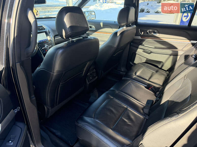 Позашляховик / Кросовер Ford Explorer 2017 в Рівному