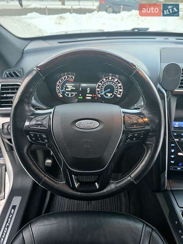 Позашляховик / Кросовер Ford Explorer 2017 в Києві