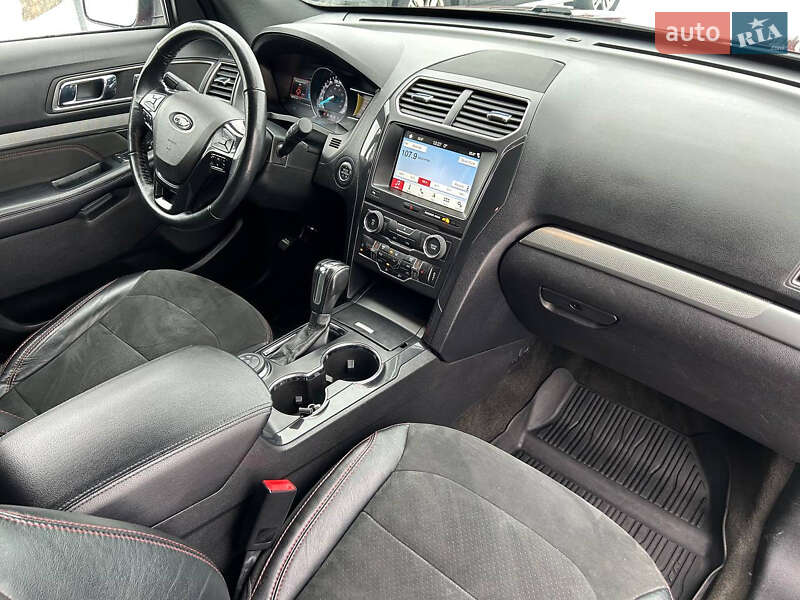 Внедорожник / Кроссовер Ford Explorer 2018 в Стрые