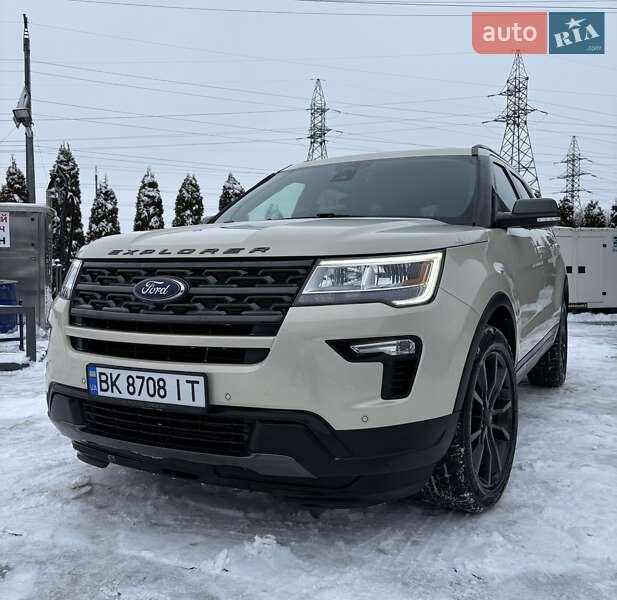 Позашляховик / Кросовер Ford Explorer 2017 в Львові
