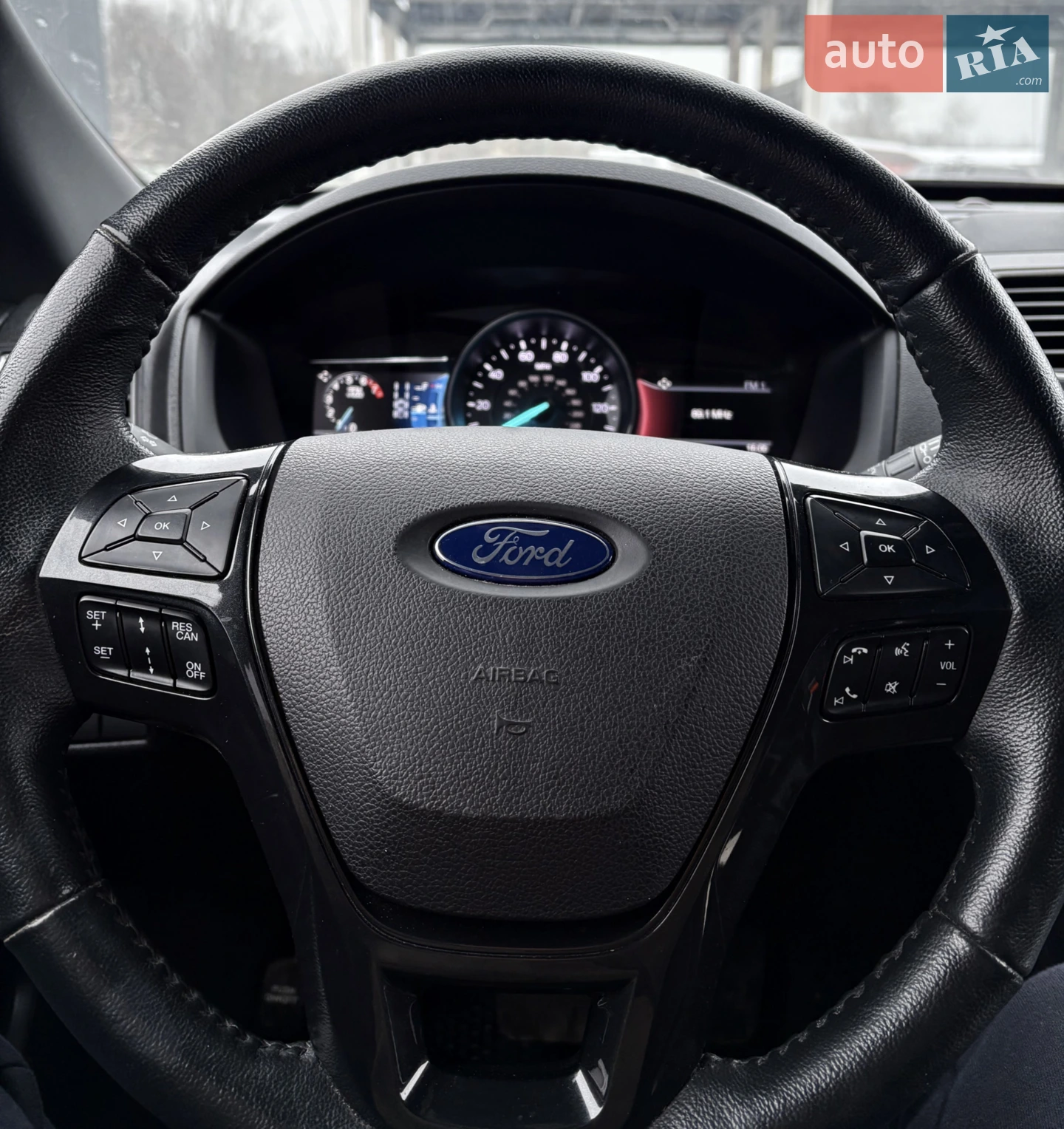 2017 Ford Explorer - мініатюра 17