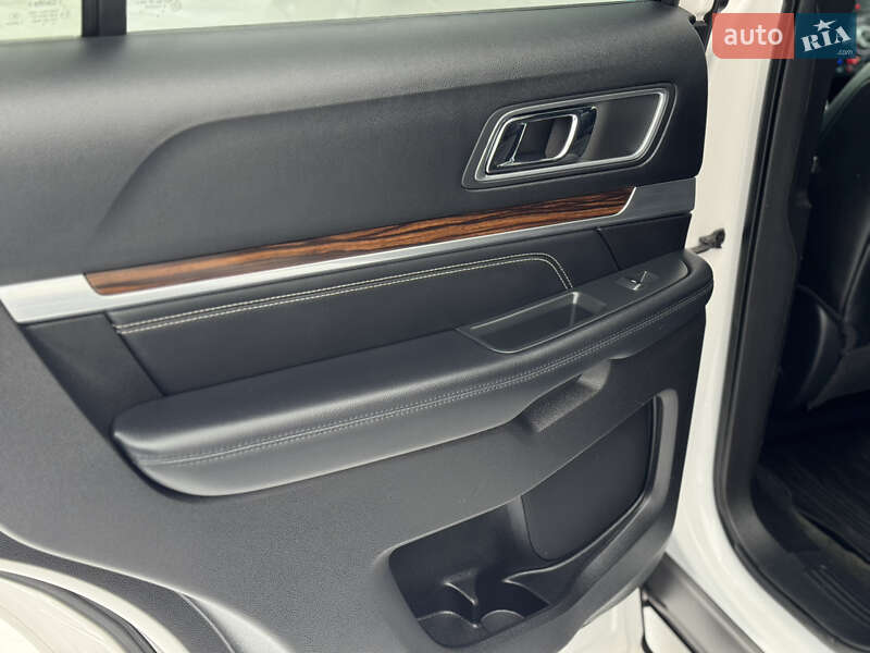 Позашляховик / Кросовер Ford Explorer 2016 в Львові фото 19 Позашляховик / Кросовер Ford Explorer 2016 в Львові