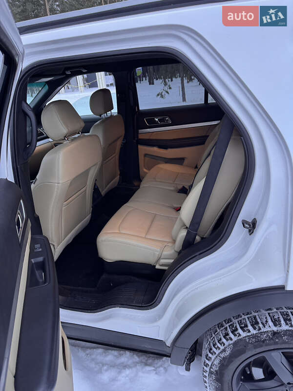 Позашляховик / Кросовер Ford Explorer 2016 в Києві