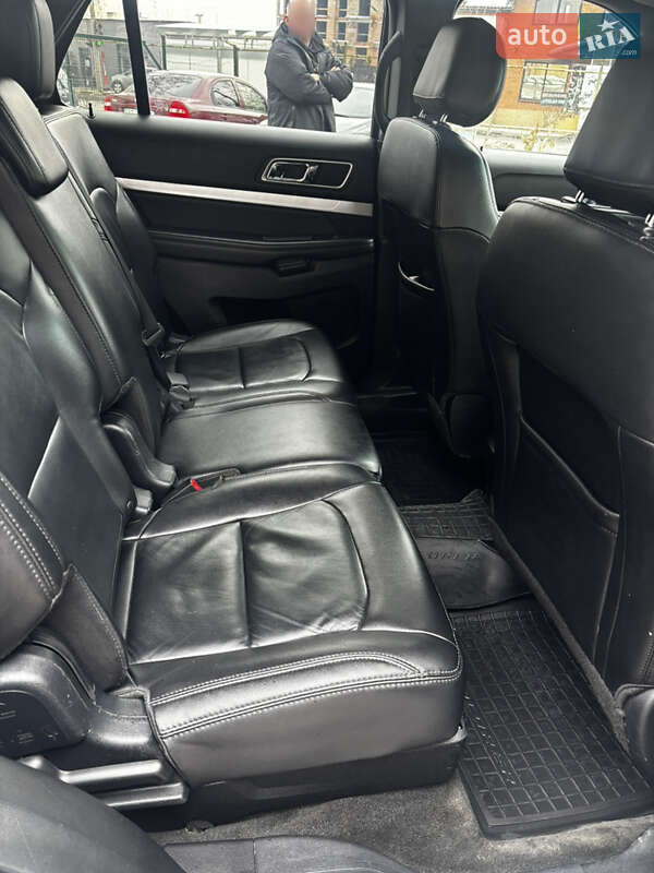 Внедорожник / Кроссовер Ford Explorer 2016 в Ивано-Франковске