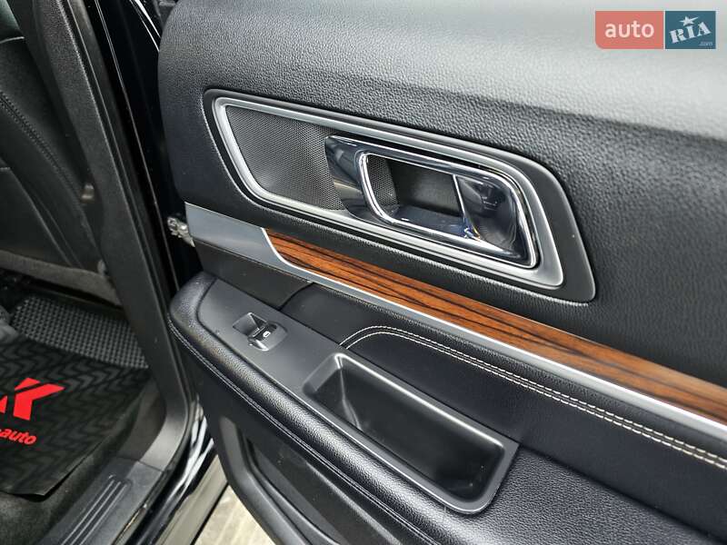 Позашляховик / Кросовер Ford Explorer 2016 в Хмельницькому