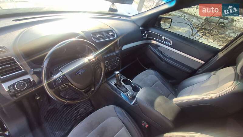 Внедорожник / Кроссовер Ford Explorer 2017 в Ромнах