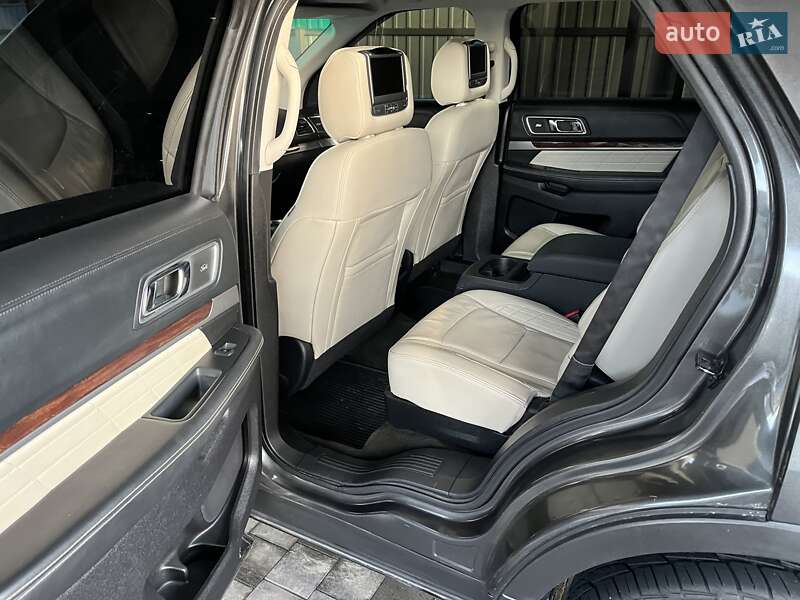 Внедорожник / Кроссовер Ford Explorer 2016 в Обуховке