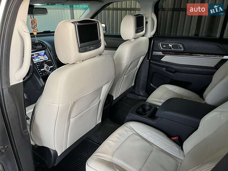 Внедорожник / Кроссовер Ford Explorer 2016 в Обуховке