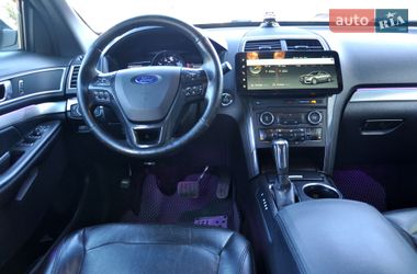 Внедорожник / Кроссовер Ford Explorer 2016 в Львове