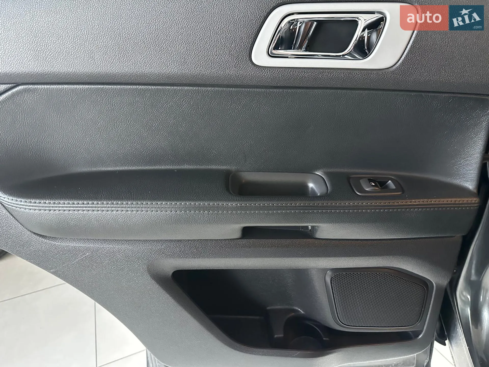 2015 Ford Explorer - мініатюра 11