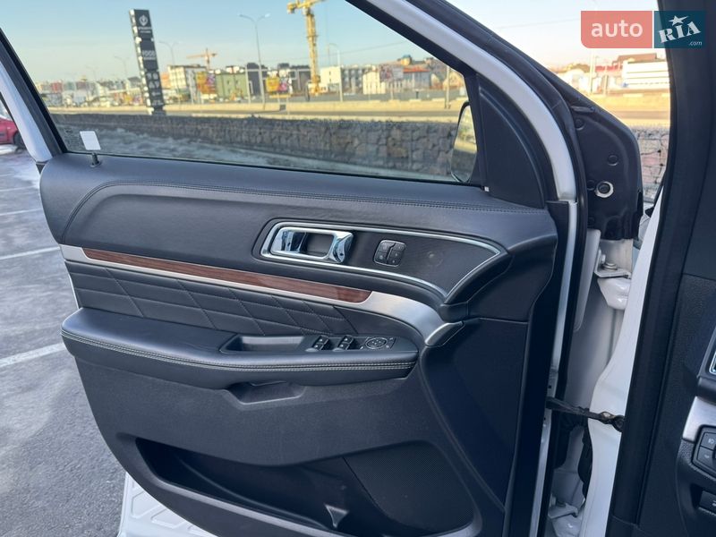 Внедорожник / Кроссовер Ford Explorer 2018 в Киеве