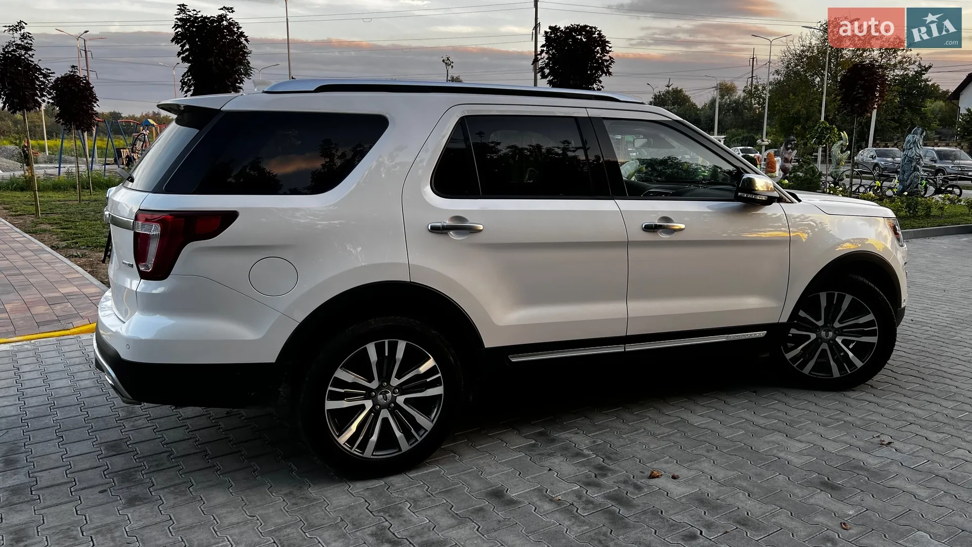 2017 Ford Explorer - мініатюра 15