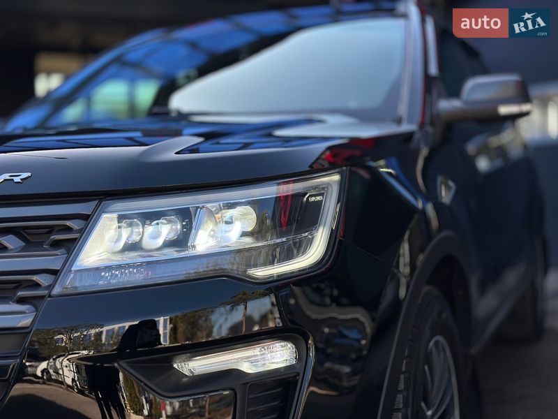 Позашляховик / Кросовер Ford Explorer 2018 в Рівному