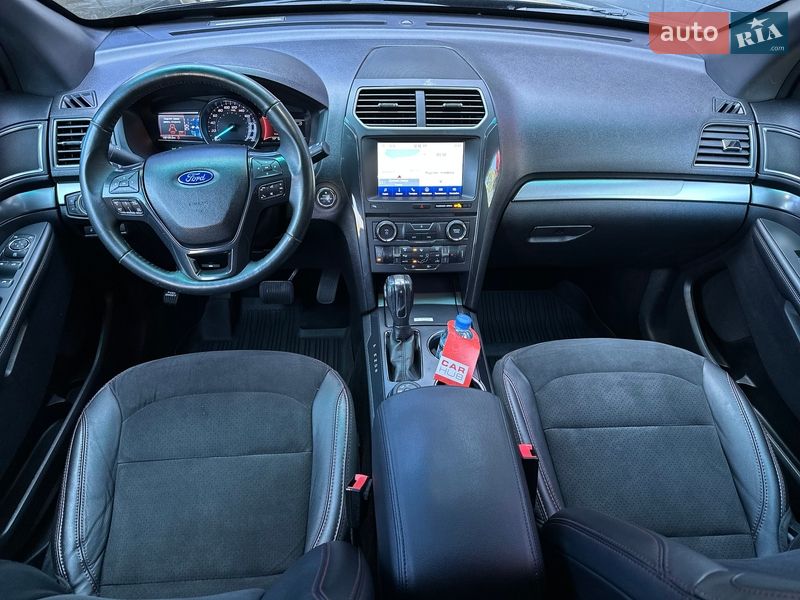 Позашляховик / Кросовер Ford Explorer 2018 в Рівному