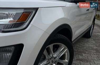 Внедорожник / Кроссовер Ford Explorer 2016 в Черновцах