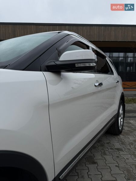 Внедорожник / Кроссовер Ford Explorer 2016 в Черновцах