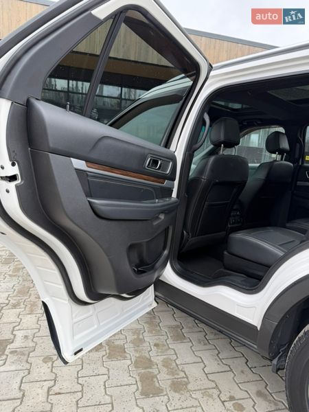 Внедорожник / Кроссовер Ford Explorer 2016 в Черновцах