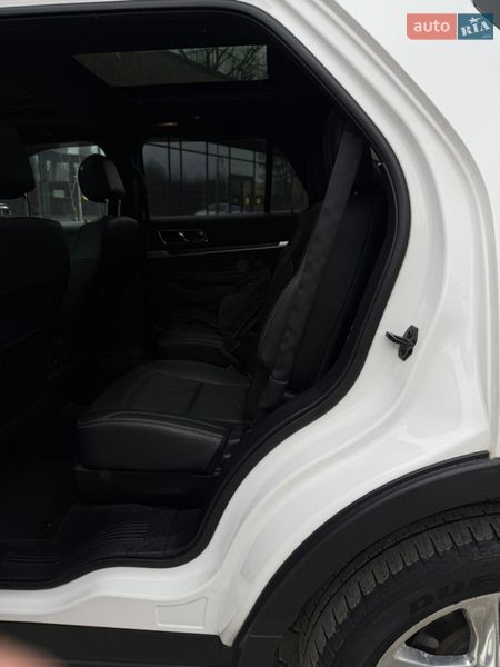 Внедорожник / Кроссовер Ford Explorer 2016 в Черновцах