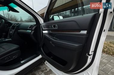 Внедорожник / Кроссовер Ford Explorer 2016 в Черновцах