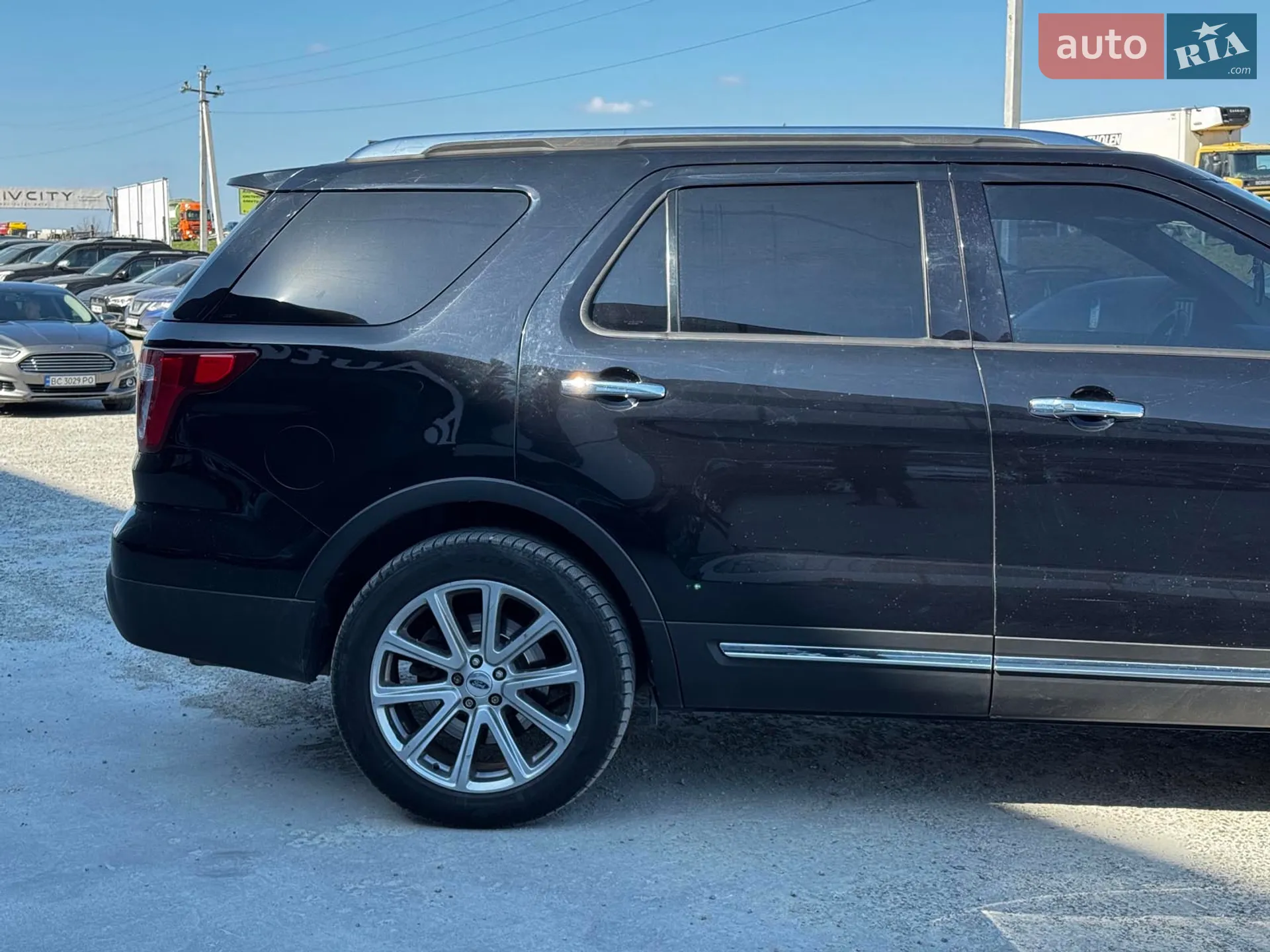2016 Ford Explorer - мініатюра 5