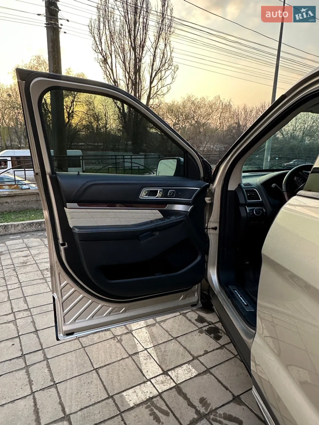 2017 Ford Explorer - мініатюра 18