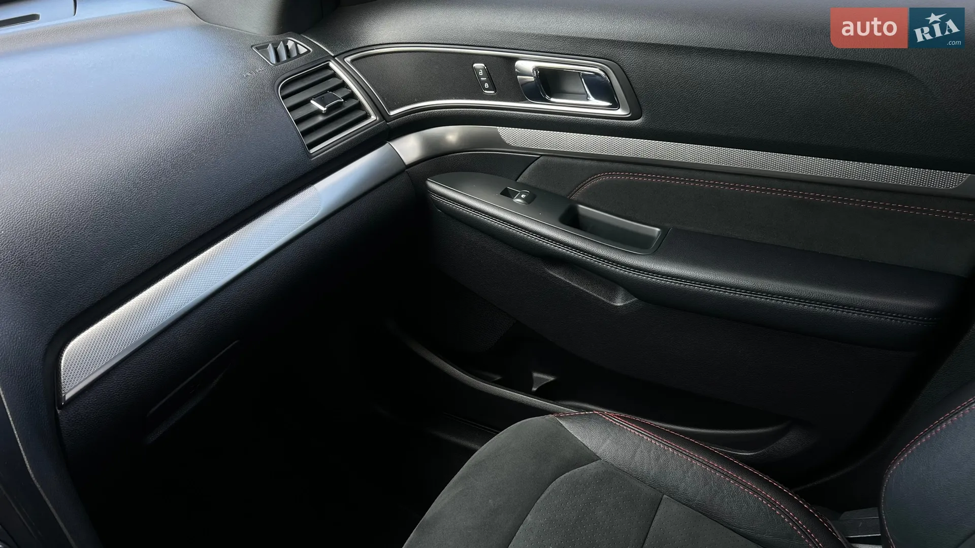 2019 Ford Explorer - мініатюра 17