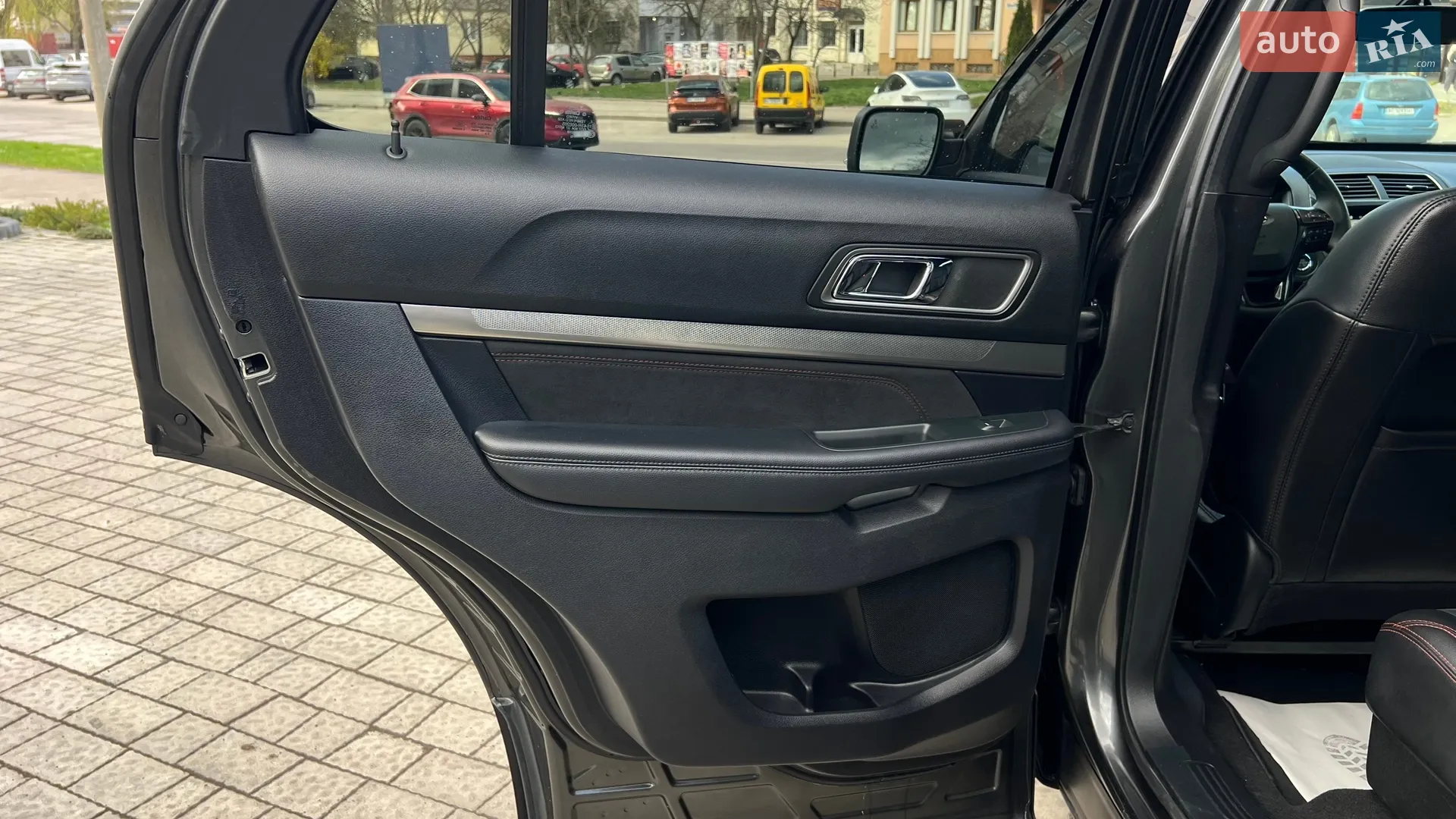 2019 Ford Explorer - мініатюра 29