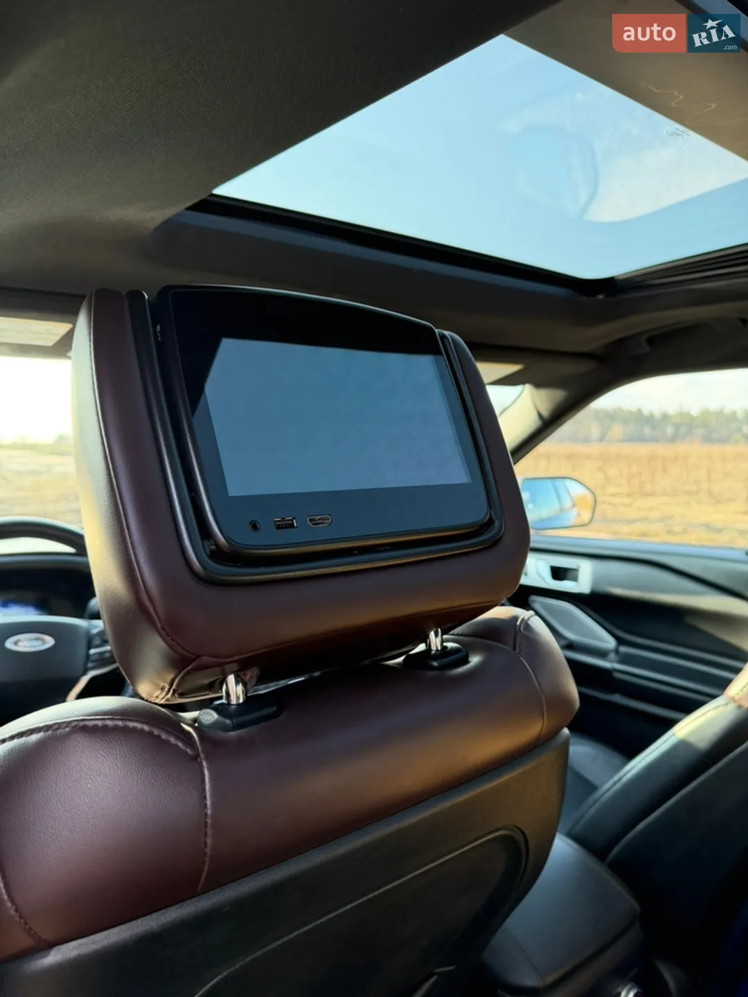 2019 Ford Explorer - мініатюра 17