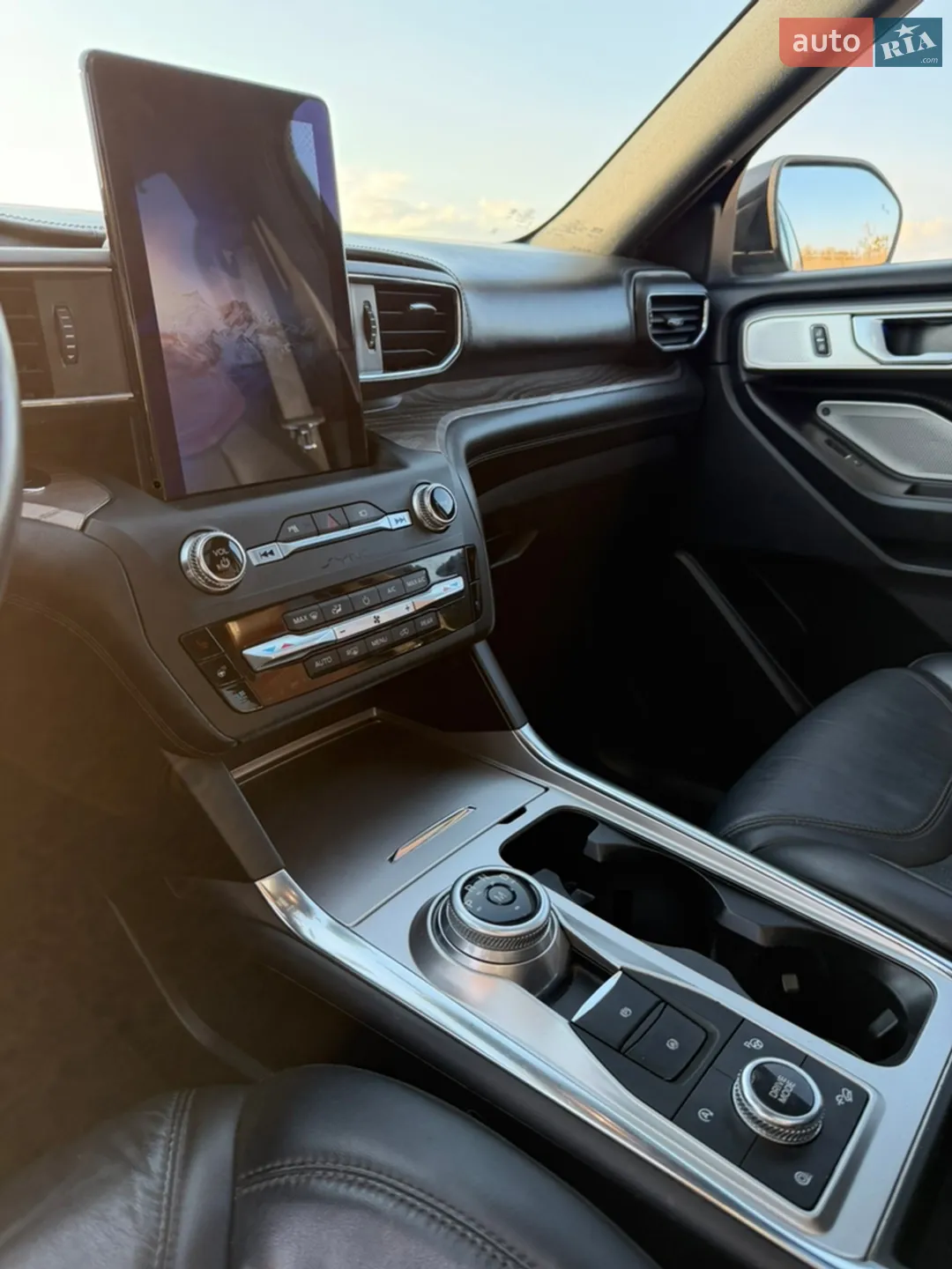 2019 Ford Explorer - мініатюра 19